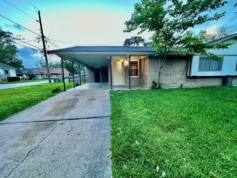 320 S Avenue F Humble TX 77338