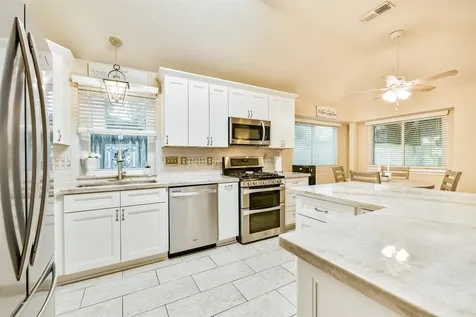 11119 30th Avenue N Texas City TX 77591