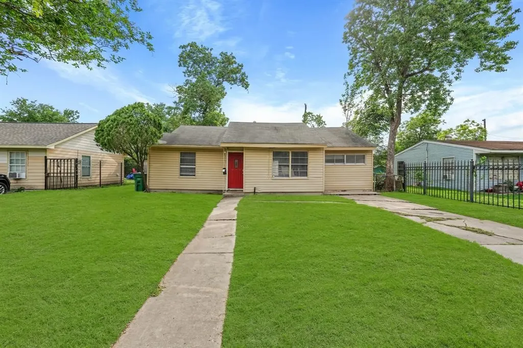 6314 Crestville Street Houston TX 77033