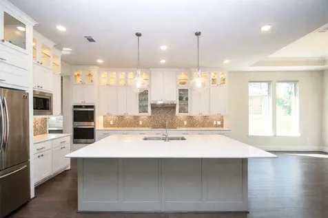 604 Castlewood Cove Lane Pinehurst TX 77362