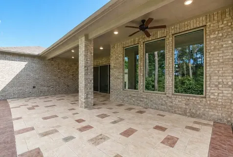 604 Castlewood Cove Lane Pinehurst TX 77362