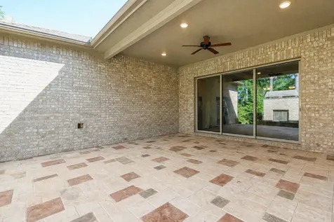 604 Castlewood Cove Lane Pinehurst TX 77362