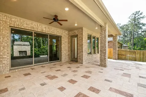 604 Castlewood Cove Lane Pinehurst TX 77362