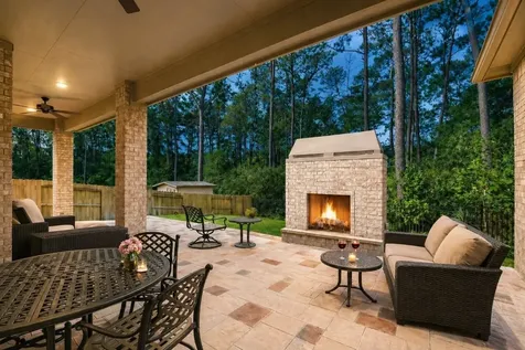 604 Castlewood Cove Lane Pinehurst TX 77362