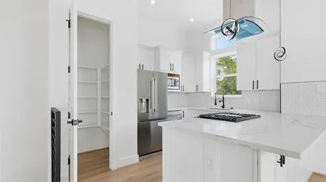 1913 Hoskins Drive H Houston TX 77080