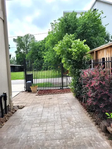 1508 Fowler Street Houston TX 77007