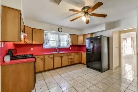 212 Danna Lane Houston TX 77009