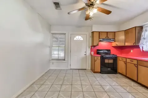 212 Danna Lane Houston TX 77009