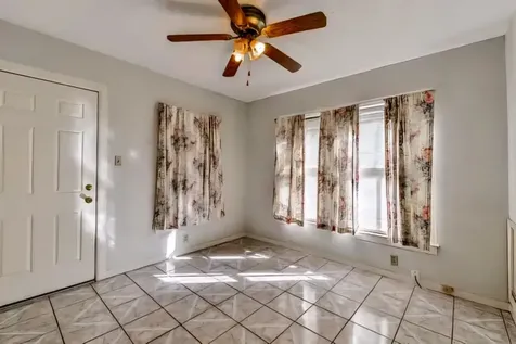 212 Danna Lane Houston TX 77009