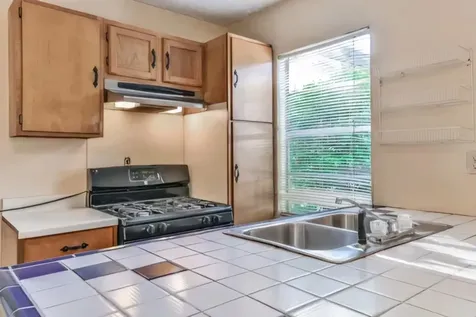 212 Danna Lane Houston TX 77009