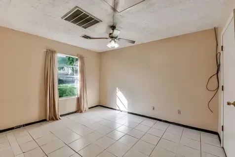 212 Danna Lane Houston TX 77009