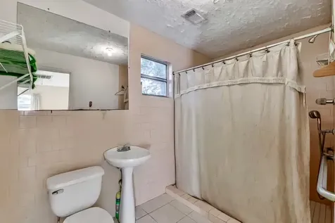 212 Danna Lane Houston TX 77009