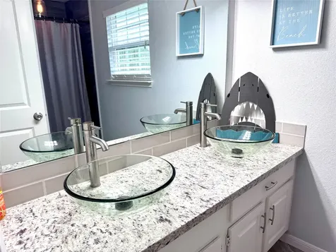 2809 La Mesa Street Bay City TX 77414