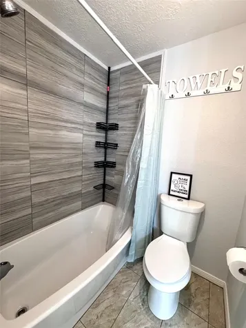 2809 La Mesa Street Bay City TX 77414