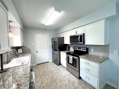 2809 La Mesa Street Bay City TX 77414