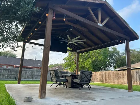 2809 La Mesa Street Bay City TX 77414