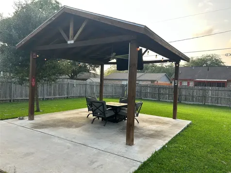 2809 La Mesa Street Bay City TX 77414