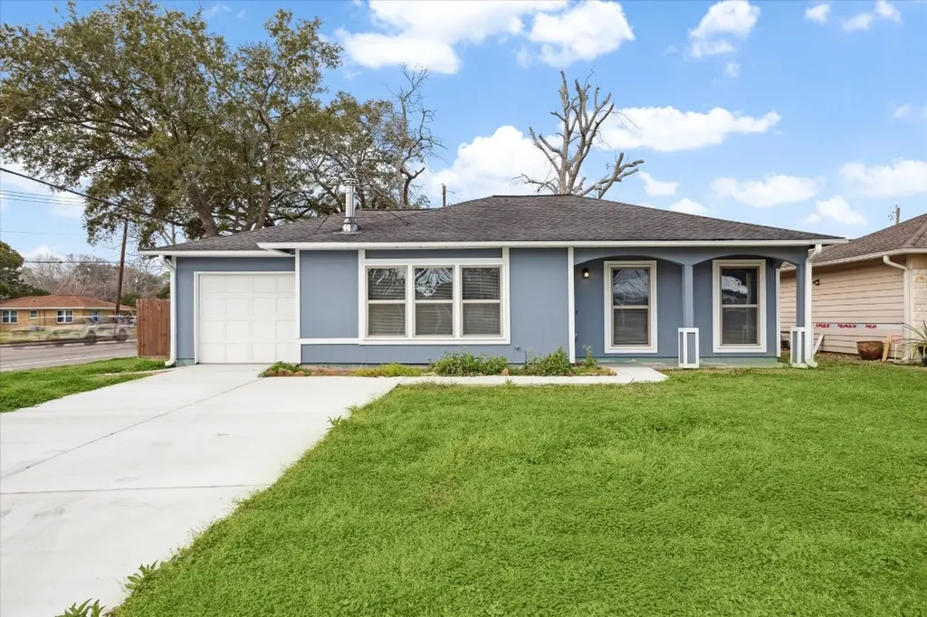714 Heisse Street Alvin TX 77511