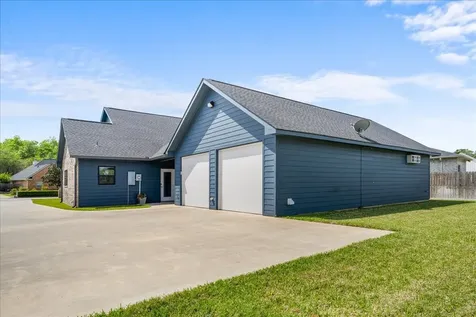 1207 Pecan Street Brenham TX 77833