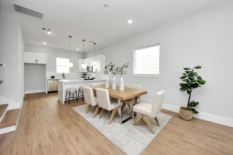 4814 Cochran Street Houston TX 77009