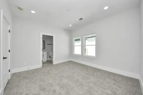 4814 Cochran Street Houston TX 77009