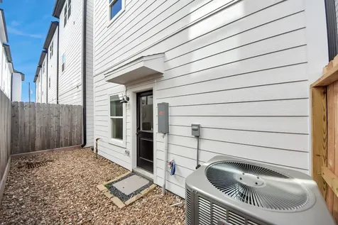 4814 Cochran Street Houston TX 77009