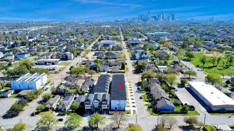 4814 Cochran Street Houston TX 77009