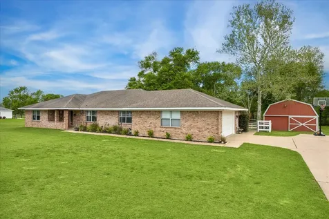 2919 Centerhill Circle Bellville TX 77418