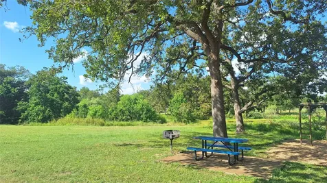1014 Beaver Lake Drive Caldwell TX 77836