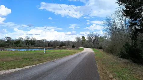 1014 Beaver Lake Drive Caldwell TX 77836
