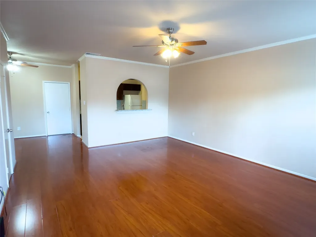 9800 Pagewood Lane 2705 Houston TX 77042