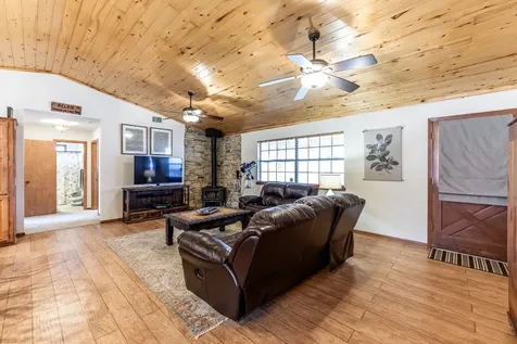 310 Marla Circle Huntsville TX 77320