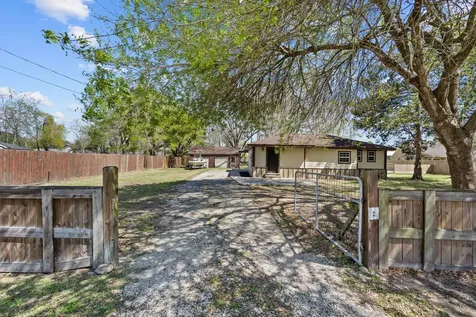 7117 Avenue D Santa Fe TX 77510