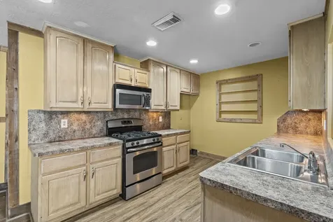 7117 Avenue D Santa Fe TX 77510