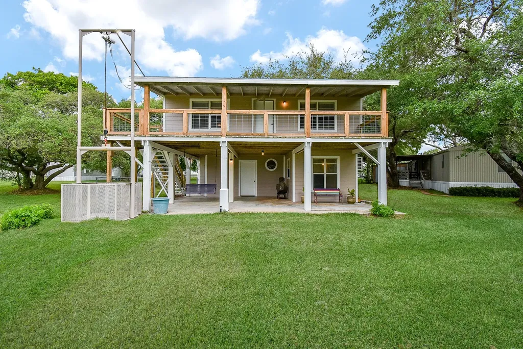 1551 Bayview Drive Palacios TX 77465