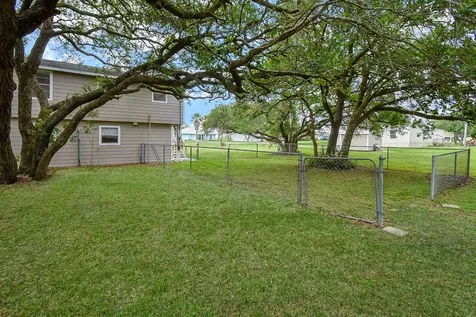 1551 Bayview Drive Palacios TX 77465