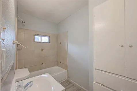 5322 Westover Street Houston TX 77033