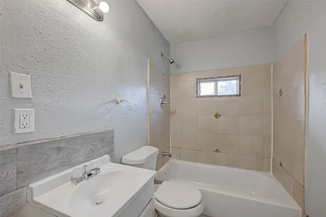 5322 Westover Street Houston TX 77033