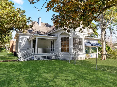 2421 Avenue G Bay City TX 77414