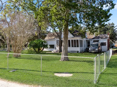 2421 Avenue G Bay City TX 77414