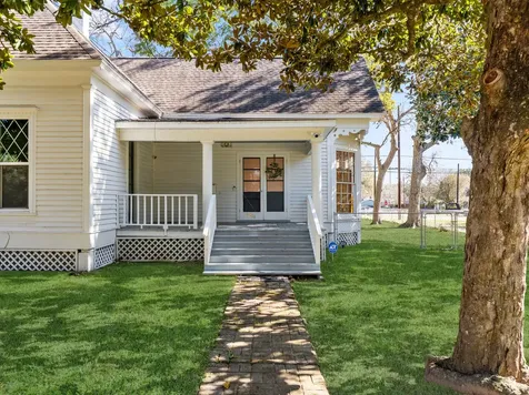 2421 Avenue G Bay City TX 77414