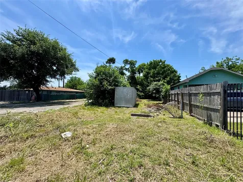7309 N Main Street Houston TX 77022