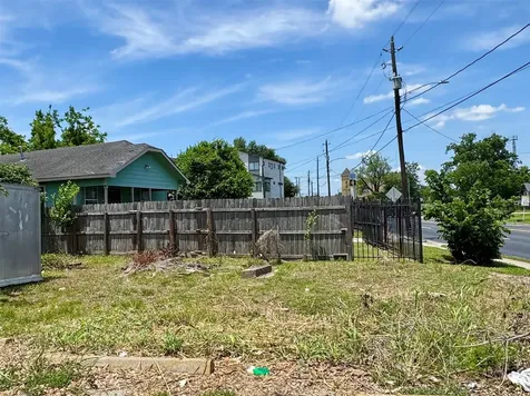 7309 N Main Street Houston TX 77022