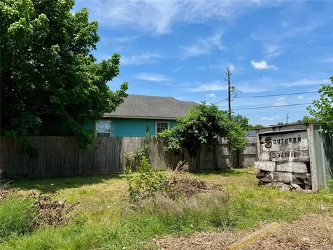 7309 N Main Street Houston TX 77022