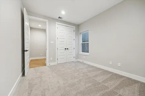 812 Thornton Street D Houston TX 77018