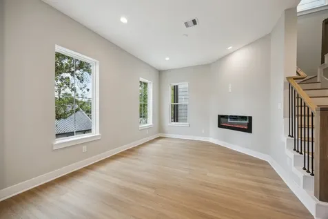 812 Thornton Street D Houston TX 77018