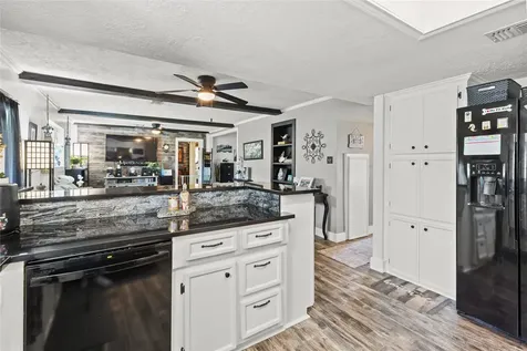506 River Oaks Drive Huntsville TX 77340