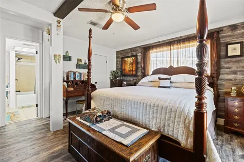 506 River Oaks Drive Huntsville TX 77340