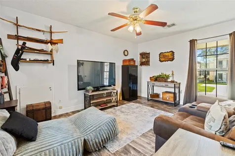 506 River Oaks Drive Huntsville TX 77340