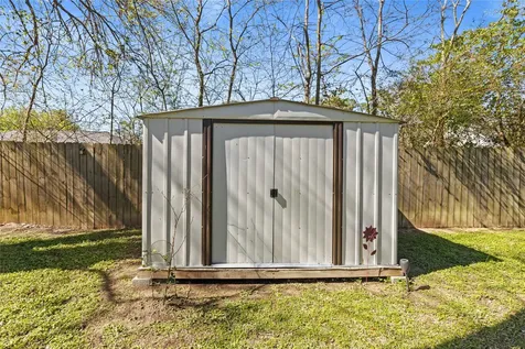 506 River Oaks Drive Huntsville TX 77340